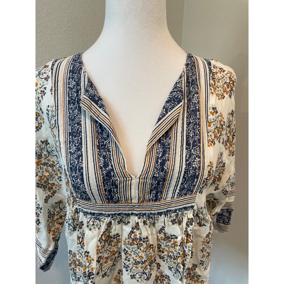 Lucky Brand Blue Floral V Neck Mid Sleeve Top - Picture 3 of 7